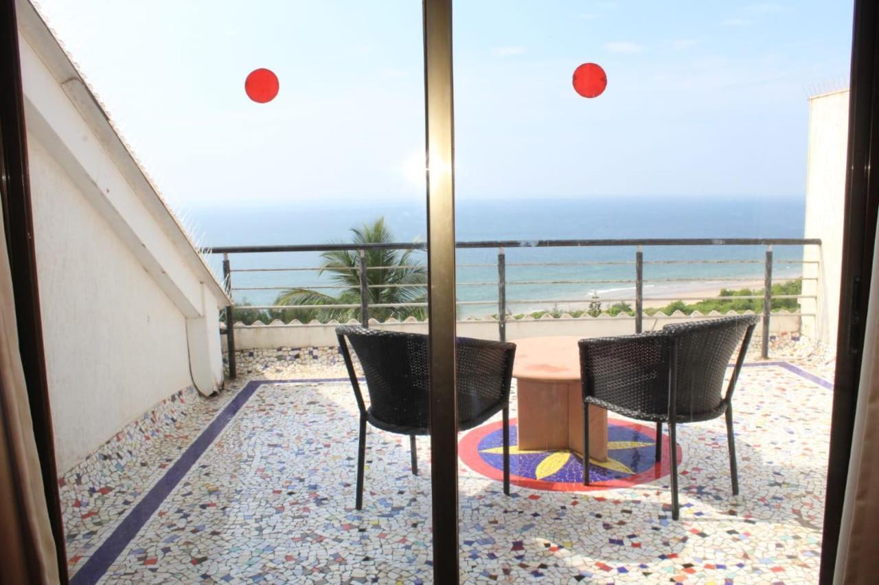 Abhishek Beach Resort And Spa Ганпатипуле Екстериор снимка
