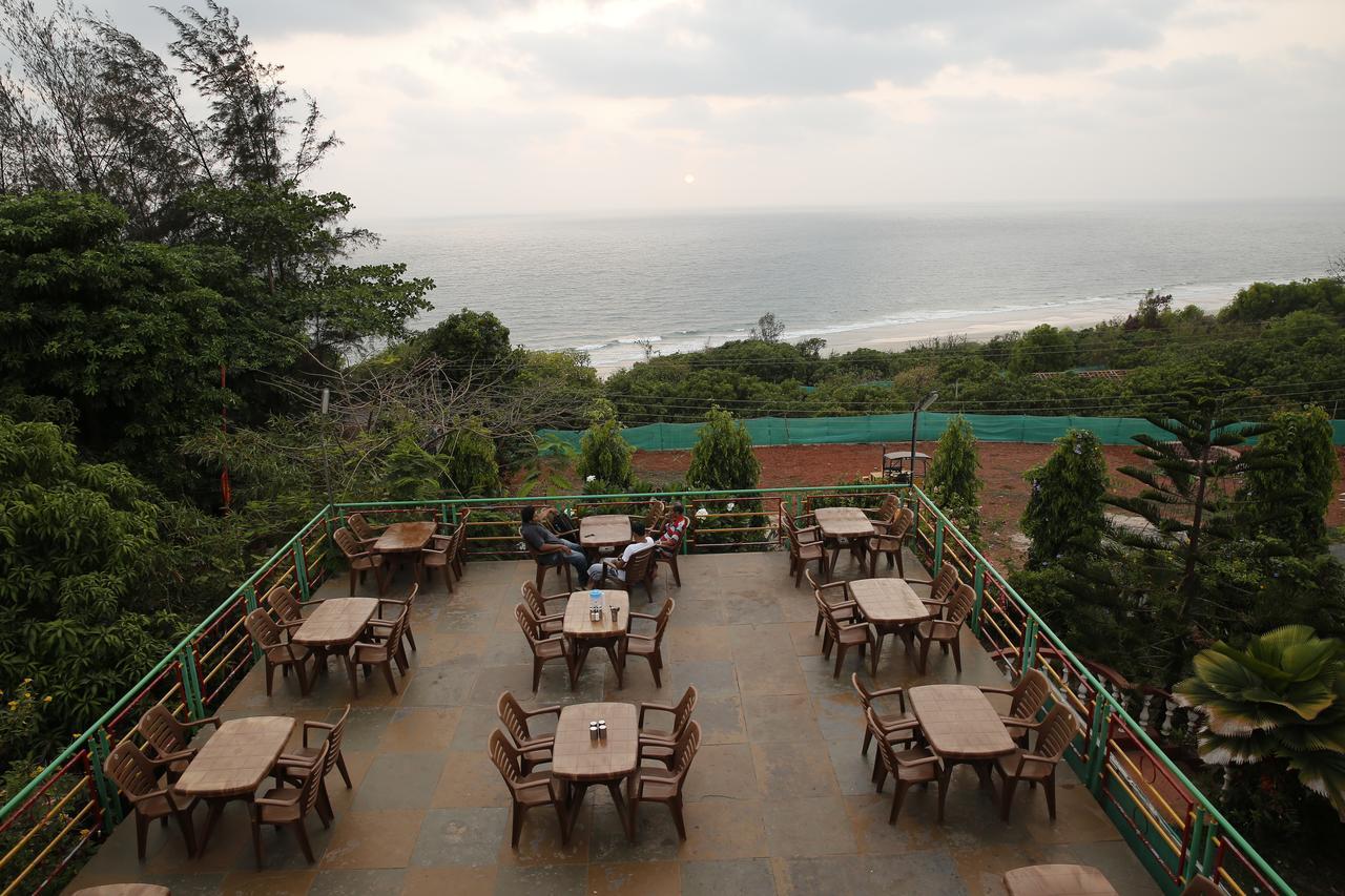 Abhishek Beach Resort And Spa Ганпатипуле Екстериор снимка