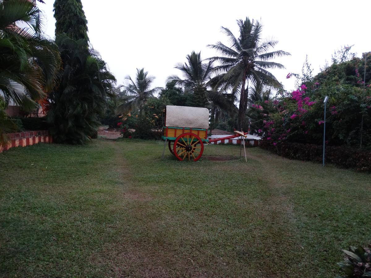 Abhishek Beach Resort And Spa Ганпатипуле Екстериор снимка