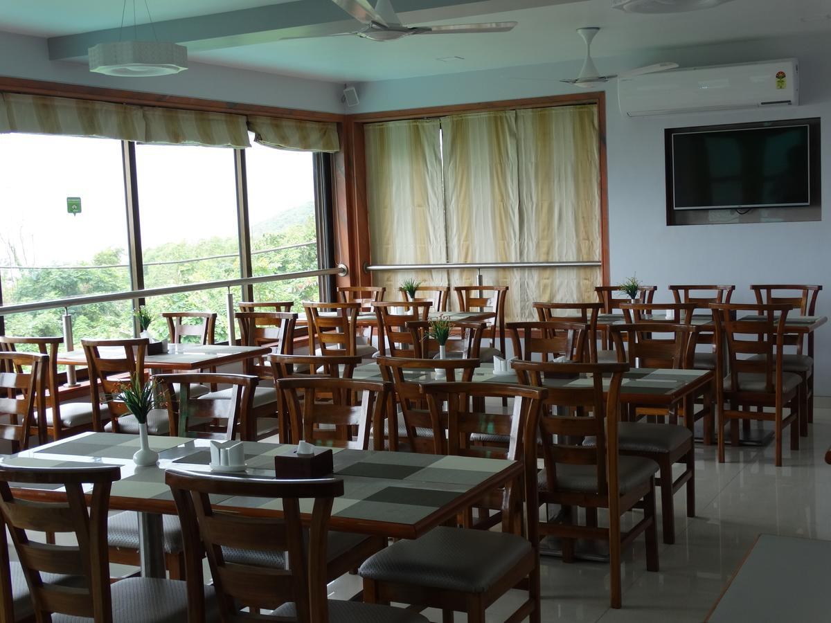 Abhishek Beach Resort And Spa Ганпатипуле Екстериор снимка