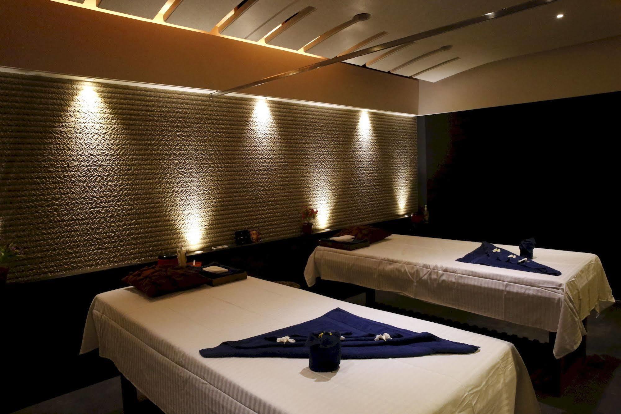 Abhishek Beach Resort And Spa Ганпатипуле Екстериор снимка