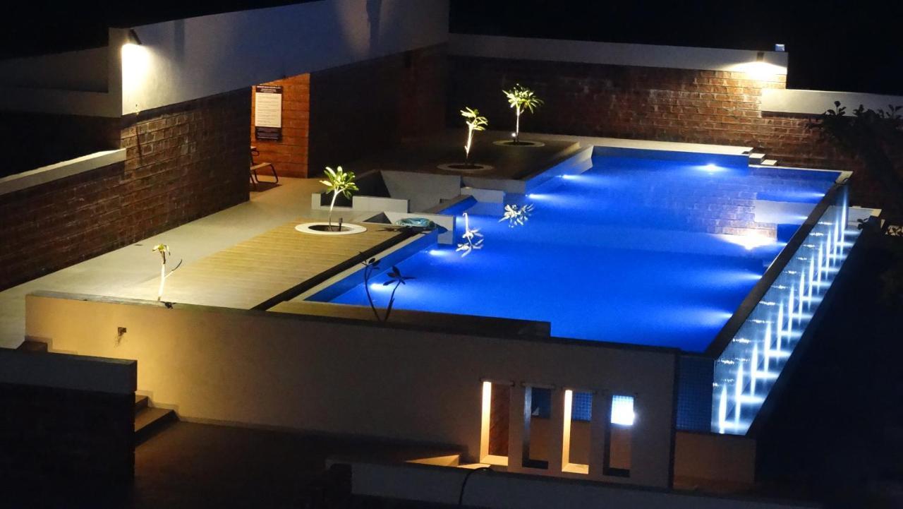 Abhishek Beach Resort And Spa Ганпатипуле Екстериор снимка