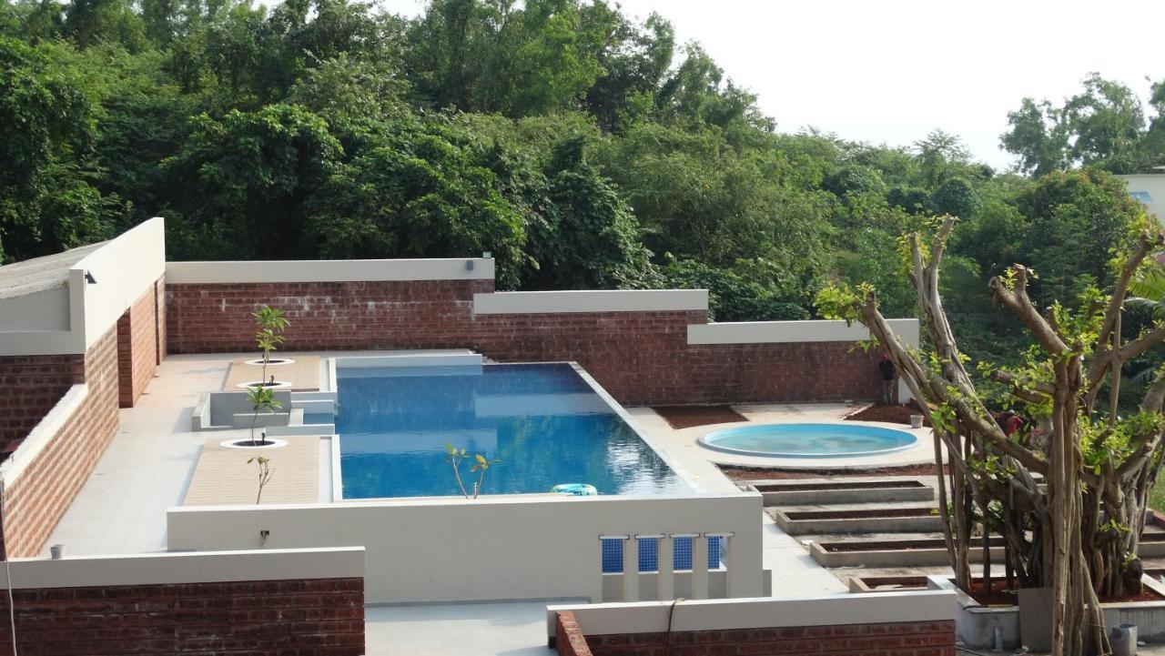 Abhishek Beach Resort And Spa Ганпатипуле Екстериор снимка