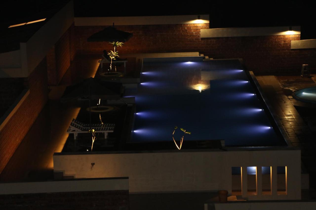 Abhishek Beach Resort And Spa Ганпатипуле Екстериор снимка