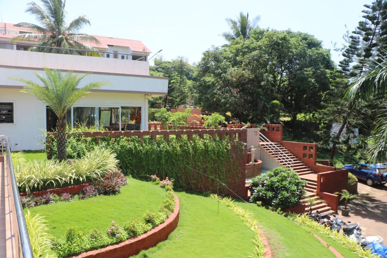 Abhishek Beach Resort And Spa Ганпатипуле Екстериор снимка