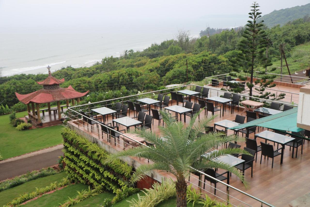 Abhishek Beach Resort And Spa Ганпатипуле Екстериор снимка
