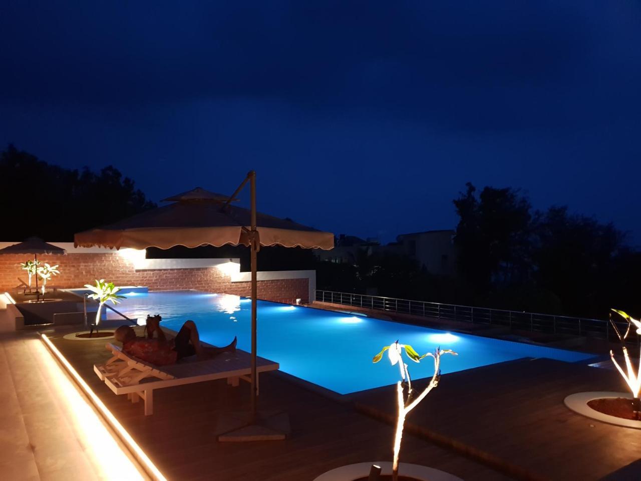 Abhishek Beach Resort And Spa Ганпатипуле Екстериор снимка