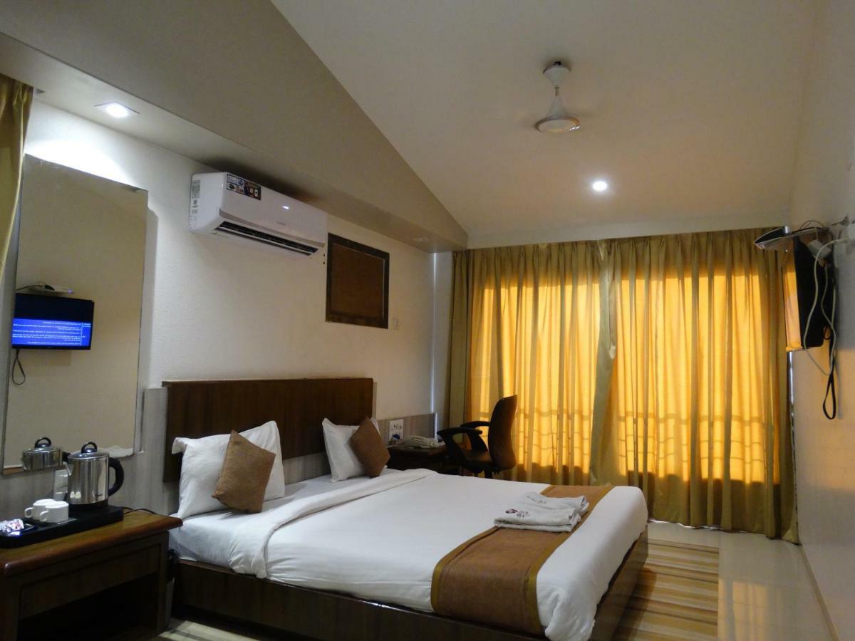 Abhishek Beach Resort And Spa Ганпатипуле Екстериор снимка