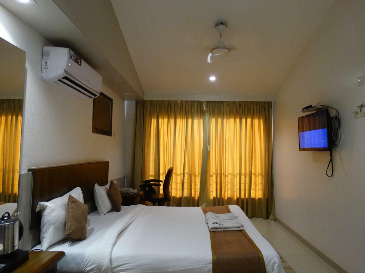 Abhishek Beach Resort And Spa Ганпатипуле Екстериор снимка